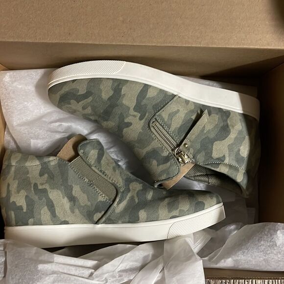 Dr. Scholl's Womens Its All Good Green Faux Suede Wedge Sneaker Shoes NWOT - Picture 4 of 4